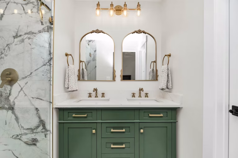 Bathroom remodel example in Issaquah, WA, featuring a beautifully crafted double vanity which Iconic Cabinetry can provide to you, too!